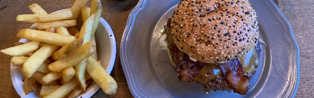 Restaurant - Madanmeldelse - Halifax Burgers i Hillerød - Burgerrestauranter - Cover