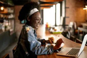 Blog - Laptop-venlige restauranter - Steder hvor du må arbejde mens du spiser 1